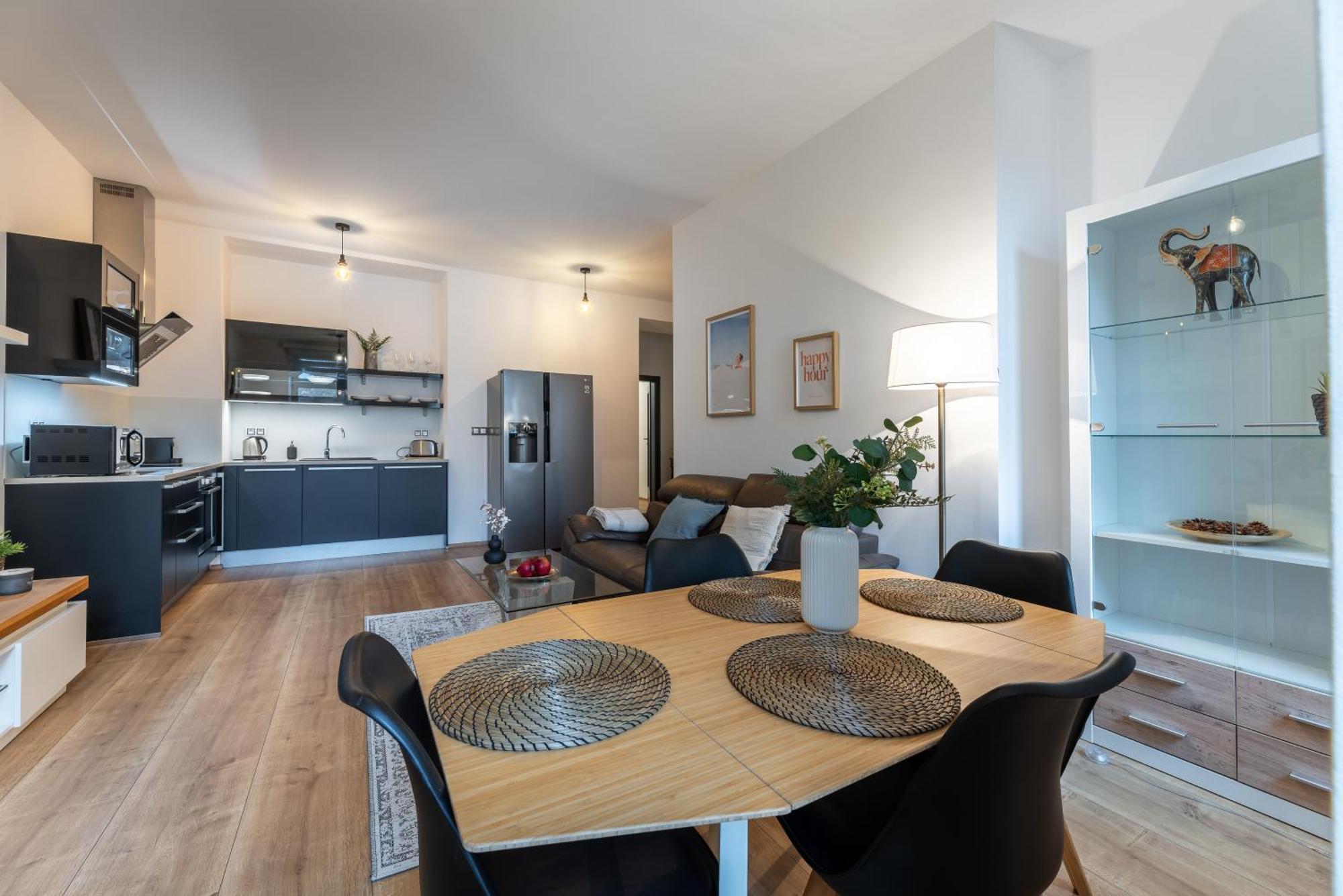 Peaceful & Cozy Living In Vysehrad With A Balcony Apartment Prag