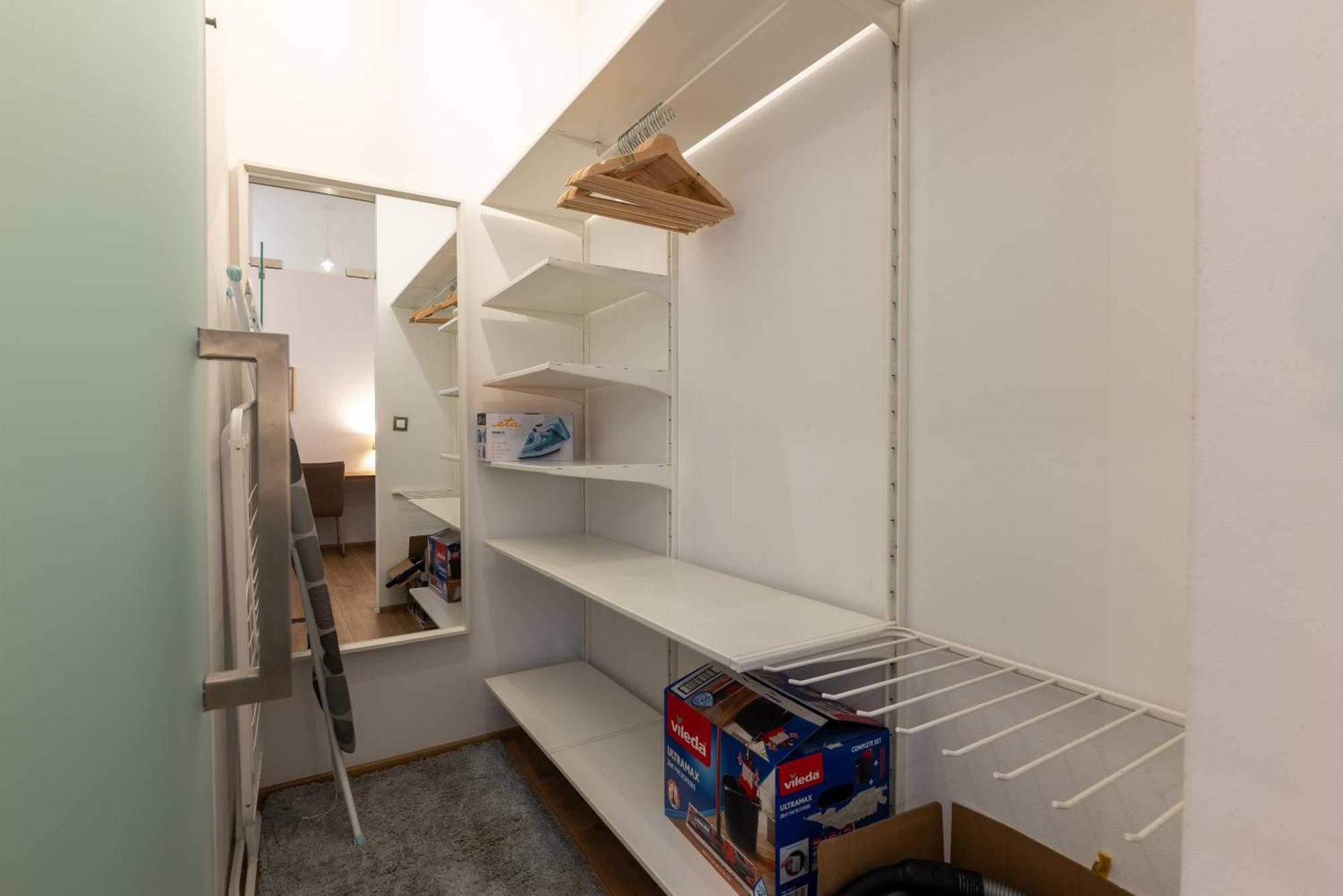 Peaceful & Cozy Living In Vysehrad With A Balcony * Prag